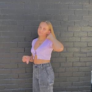 Meet your Posher, Immi